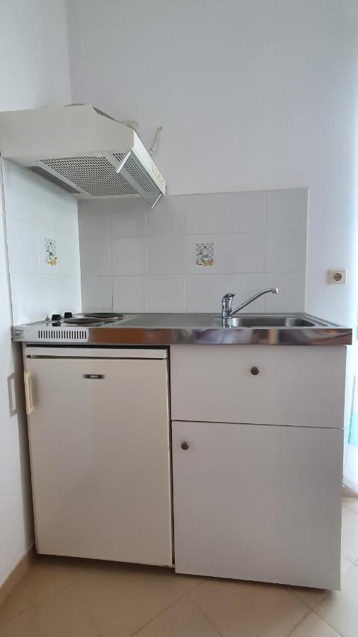 Blue Bay Apartment Hriszí Aktí Haniá Kültér fotó